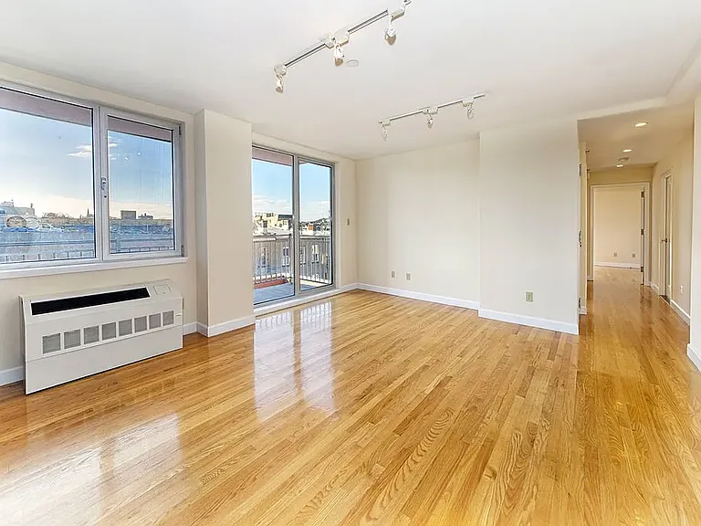 106 16th St #9B — Photo 1