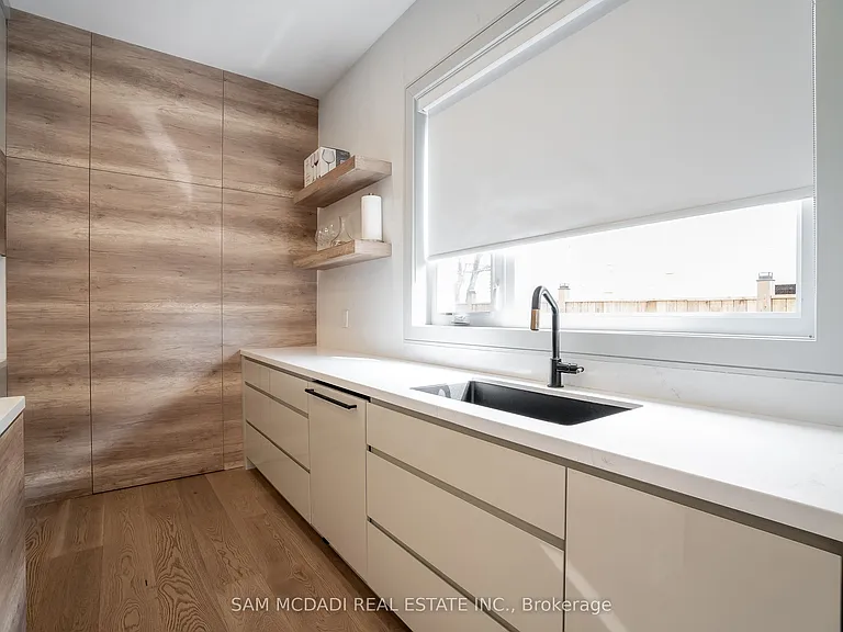 1019 Strathy Ave — Photo 13