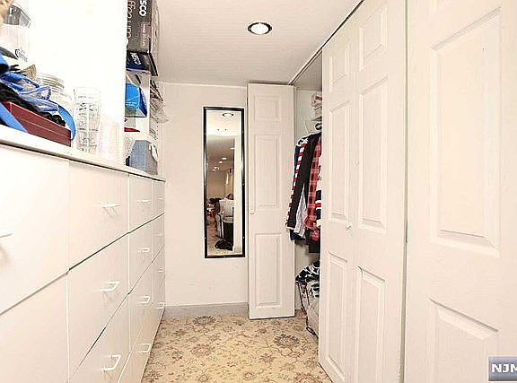 5th image of 462 Elizabeth St