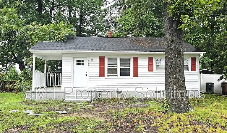 2729 Hayden St — Photo 1