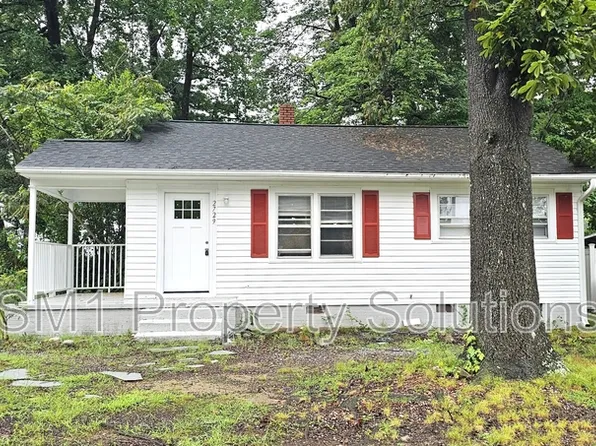 2729 Hayden St, Greensboro, NC 27407