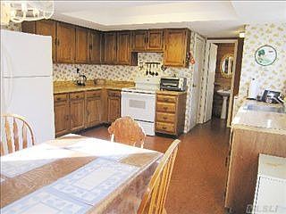 5th image of 6 Patrician Ln