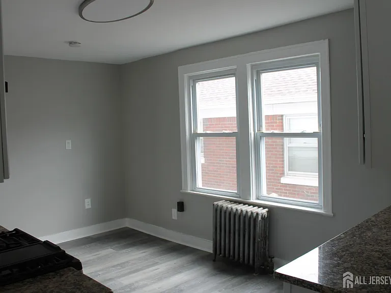 67 Edgar St — Photo 6