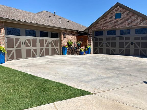 3rd image of 8602 Kirby Ave