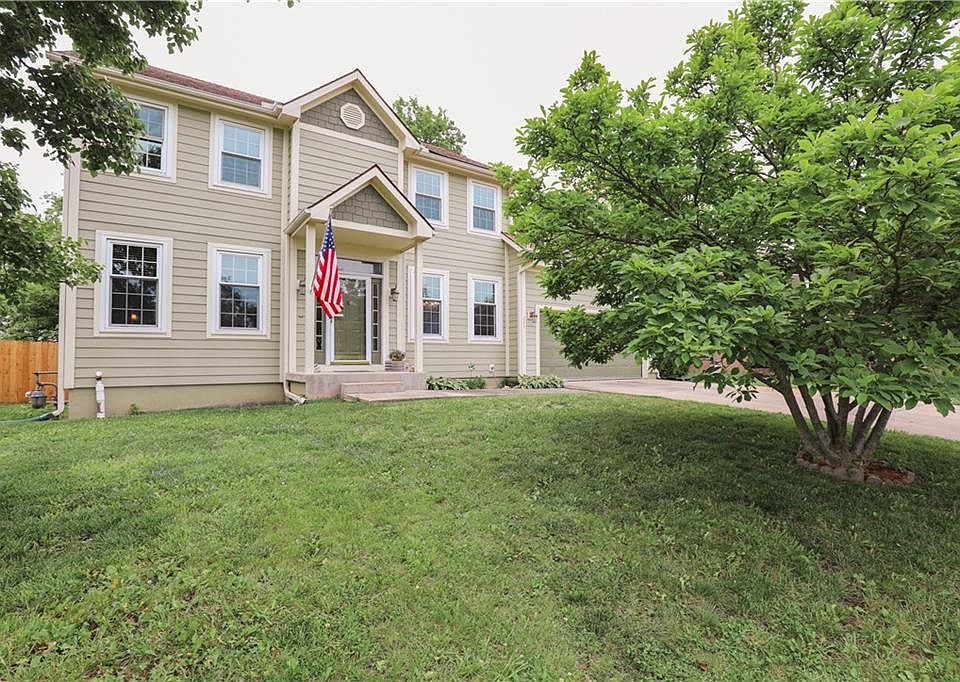 1st image of 223 W Colleen Ct