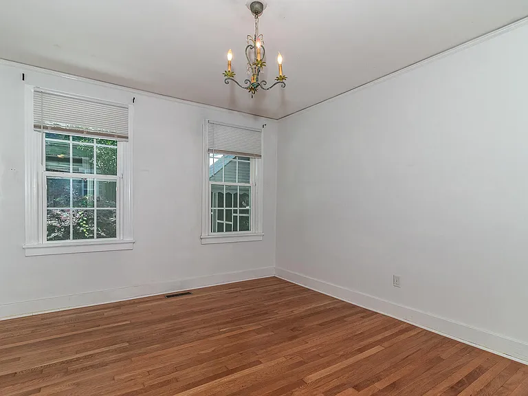 703 Hickman Rd — Photo 14