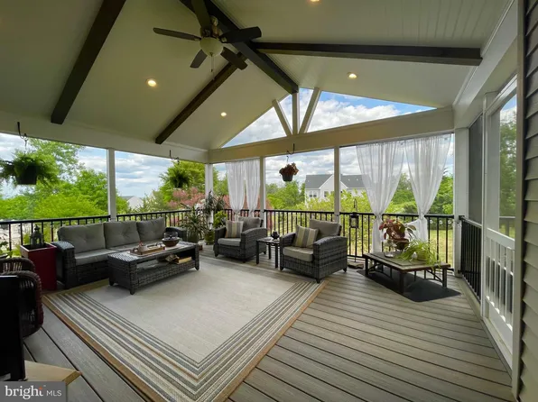 75 Clover Hill Ln, Spring City, PA 19475