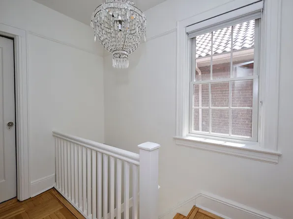 16 Colonial Gardens image 21 of 40