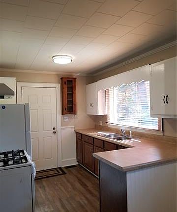 4th image of 217 Florence St