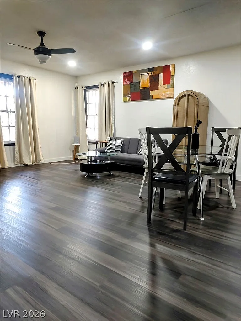 2 bed, 1.0 bath, 880 sqft, $1,350 — Photo 4