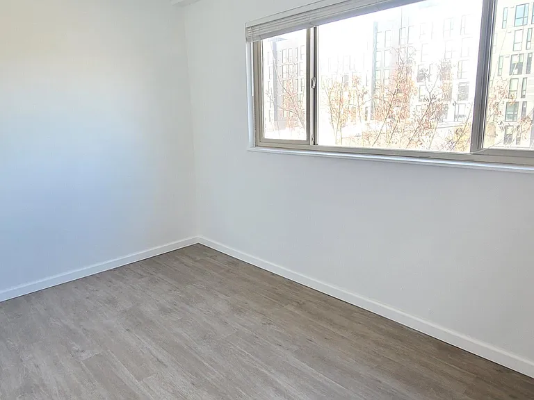 4750 University Way NE — Photo 6