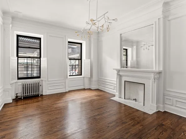 817 West End Avenue image 1 of 14