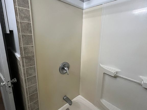 Bathroom Tub