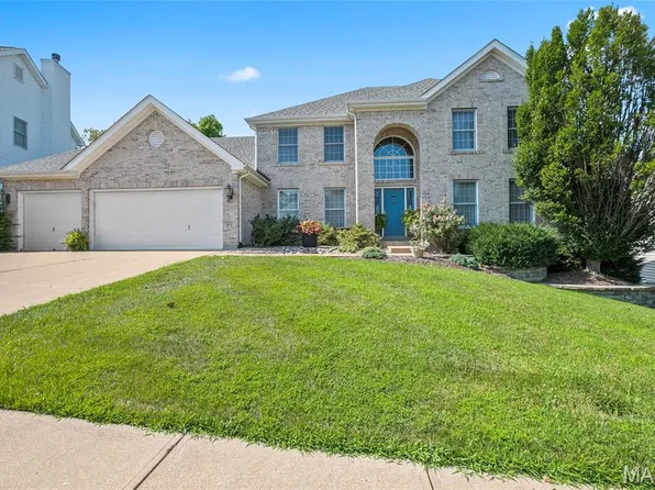 4954 Sunset Oaks Ln, Saint Louis, MO 63128