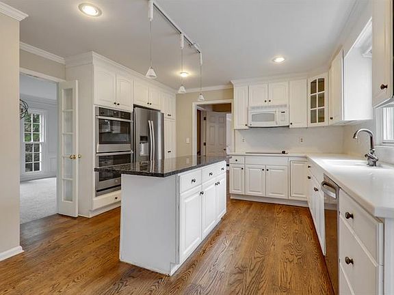 5th image of 3167 Arbor Woods Dr