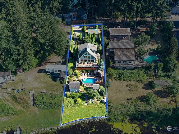 3rd image of 17220 Lake Point Drive SE