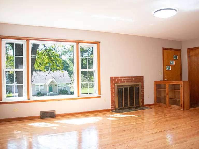 216 N Church St — Photo 3