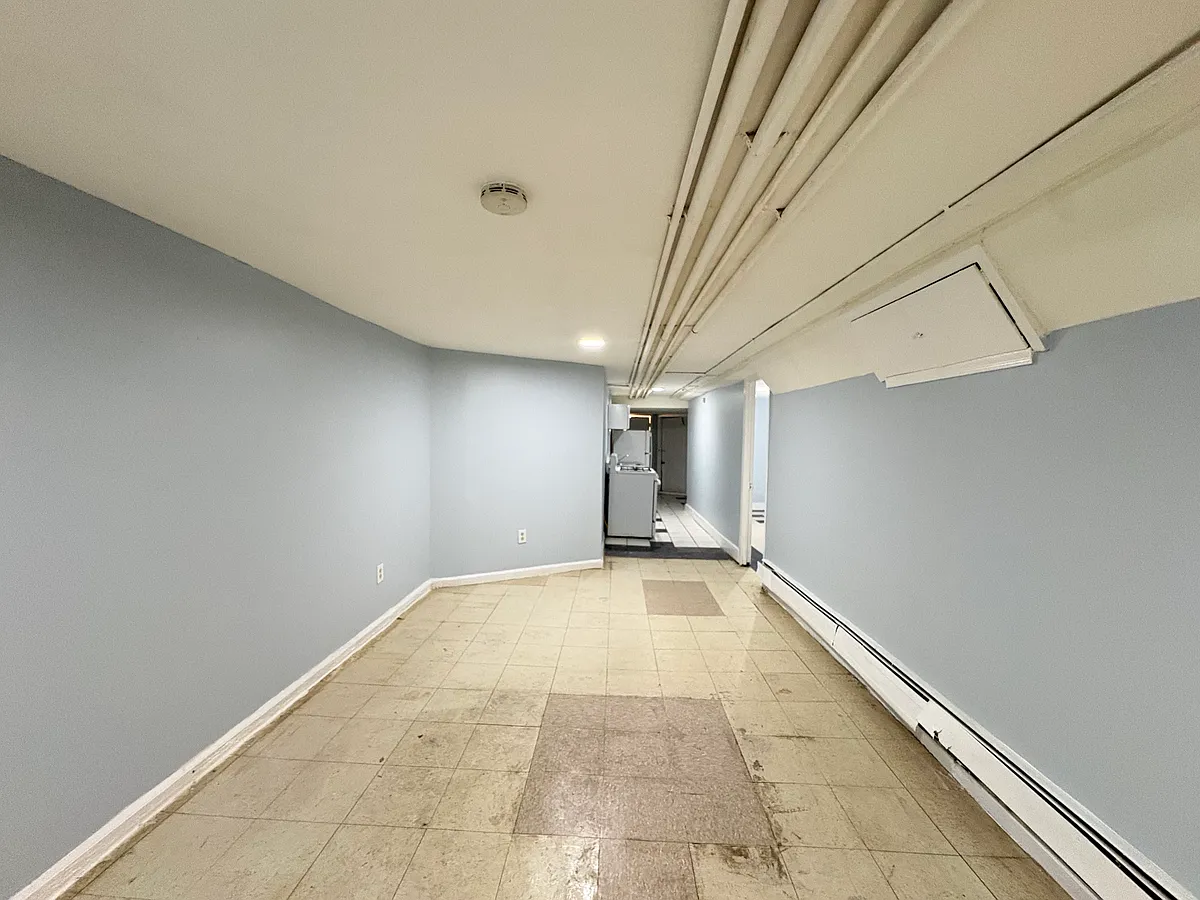 Building Photo - 147 Bostwick Ave #B