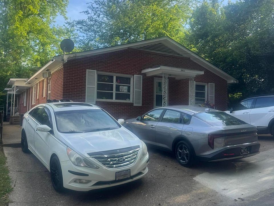2nd image of 2433 24th Ave