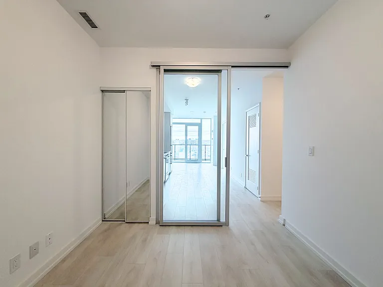 75 James St S #2001 — Photo 6