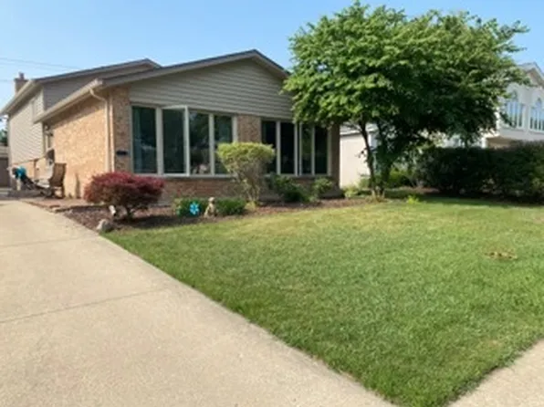 327 E Yorkfield Ave, Elmhurst, IL 60126