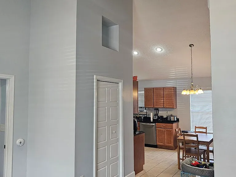 315 Gabrielle Ln — Photo 2