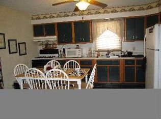 1208 Glenwood Ter, Marshalltown, IA 50158