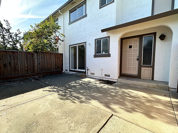 5th image of 1030 Castleton Ter APT B