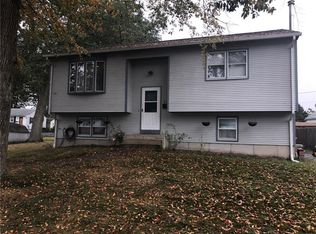 67 Verndale St, Warwick, RI 02889