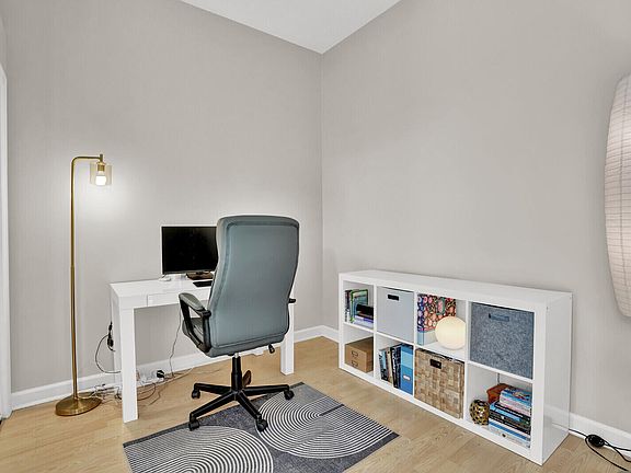 5th image of 142 Corinthian Circle