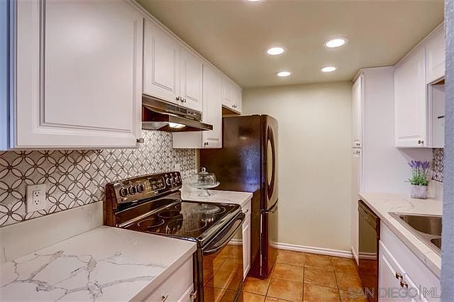 2nd image of 5702 Bates St Unit 10