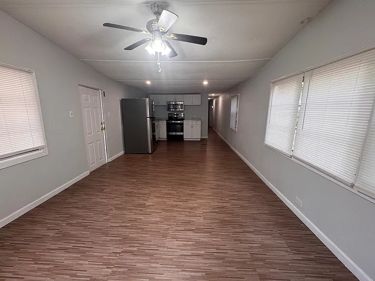 5811 Grey St — Photo 10