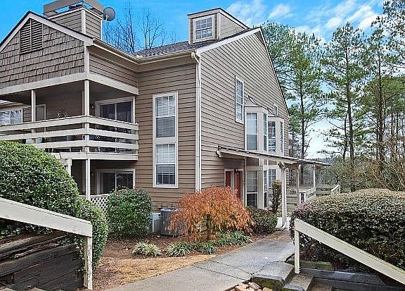 5th image of 1906 Riverview Dr SE