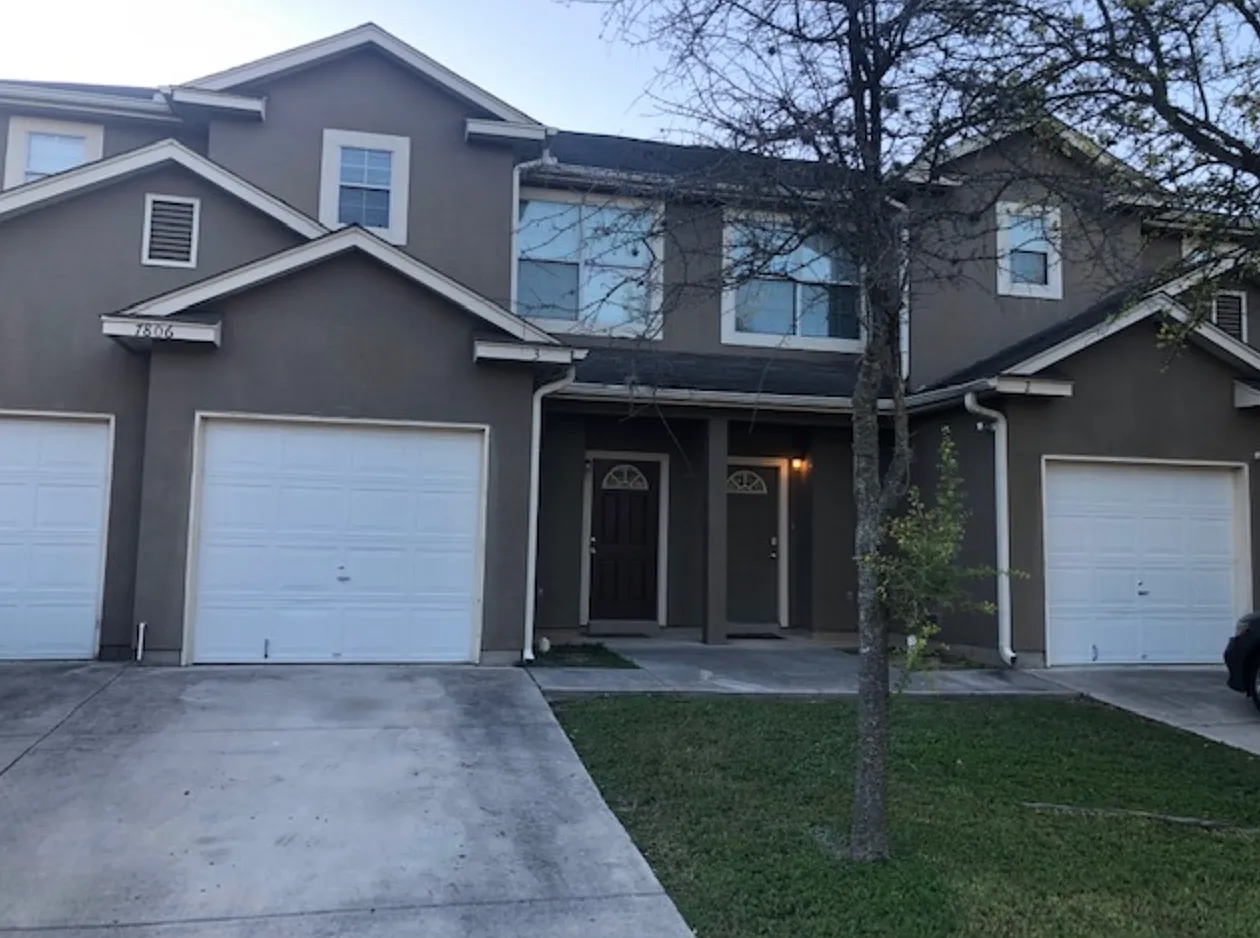 3 bed, 2.5 bath, 1265 sqft, $1,400 — Photo 1