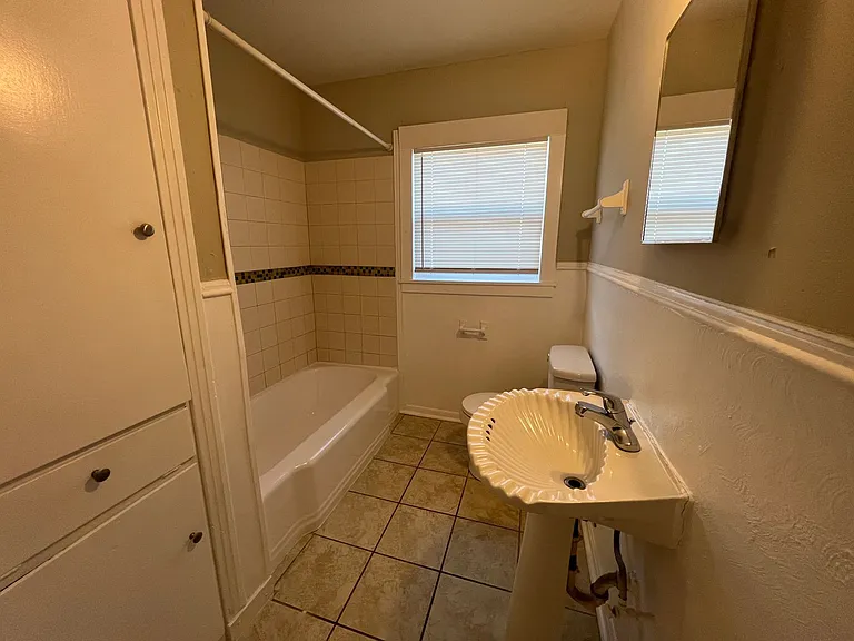 222 Ruslee St — Photo 9