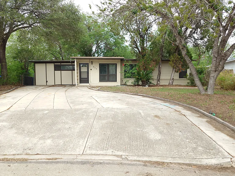 203 Haverford Dr — Photo 4