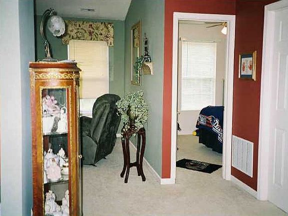 2nd image of 157 Broadmoor Bnd