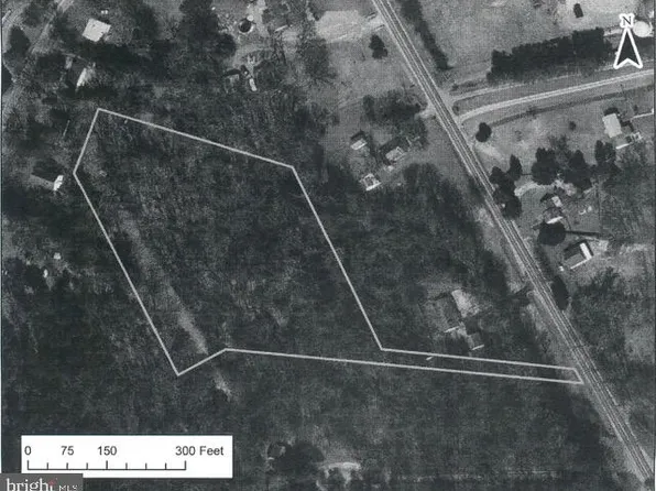 43-8B Fredericksburg Tpke #A, Woodford, VA 22580