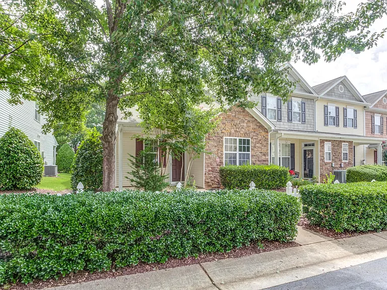 8221 Belneath Ct — Photo 36