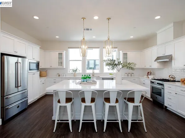2042 Halo Ln, Alameda, CA 94501