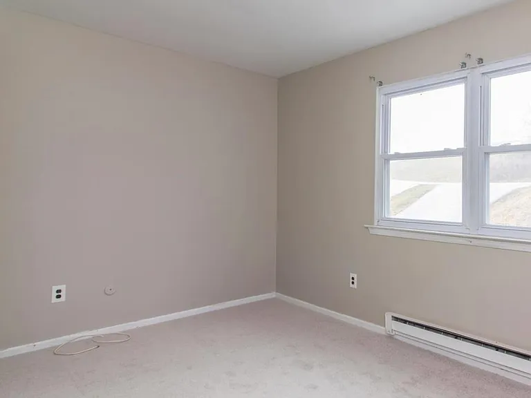 276 Colwyn Ter #1 — Photo 7