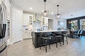 3 bed, 2.5 bath, 2159 sqft, $3,200 — Photo 3