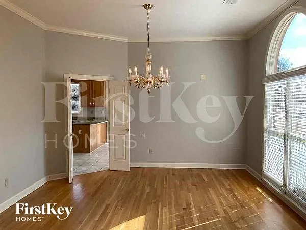 9019 Pembroke Ellis Dr — Photo 3