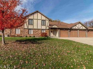 15 Brandywine Ct, Bloomington, IL 61704