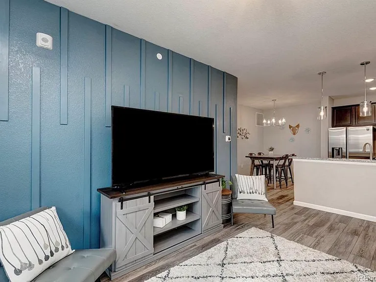 1831 S Dunkirk St #306 — Photo 2