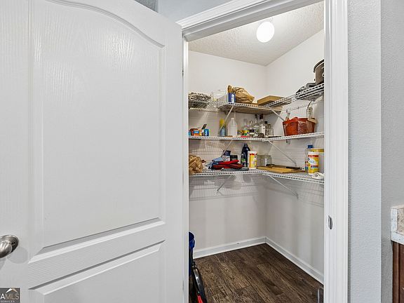 5th image of 302 Cedar Breeze Dr