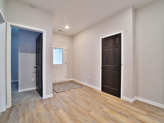 5th image of 14459 Barberry Ct