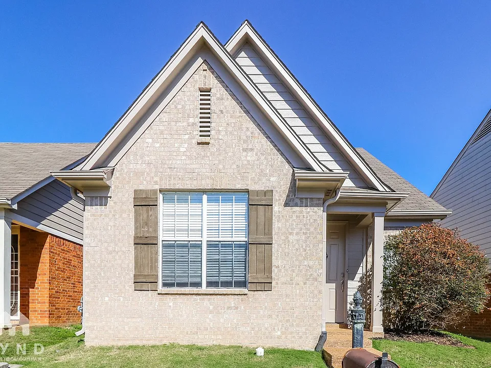 10182 Sterling Ridge Dr