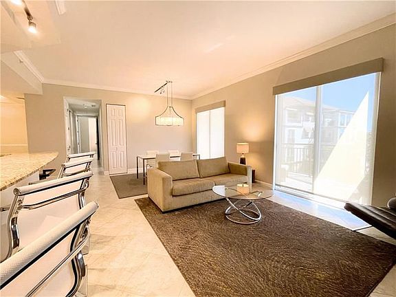 5th image of 2625 NE 14th Ave APT 401