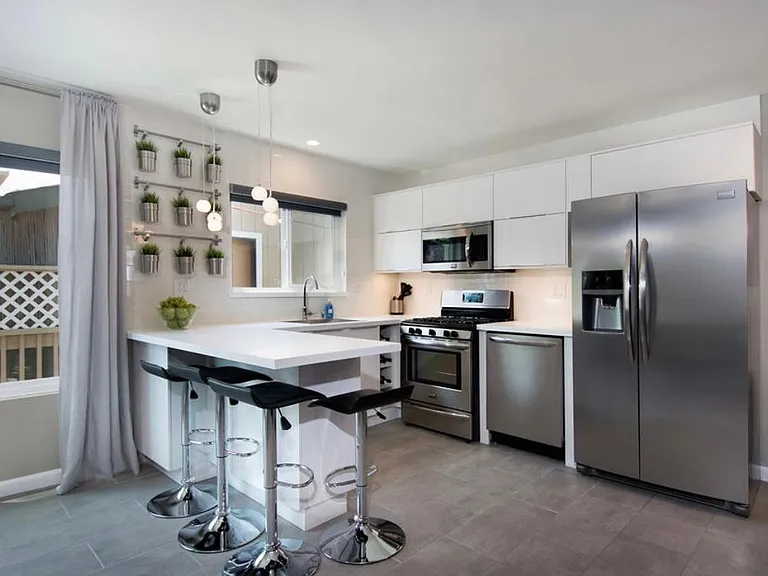 3827 Herbert St #8 — Photo 2